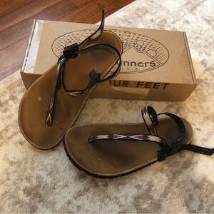 Earth runners Alpha sandals